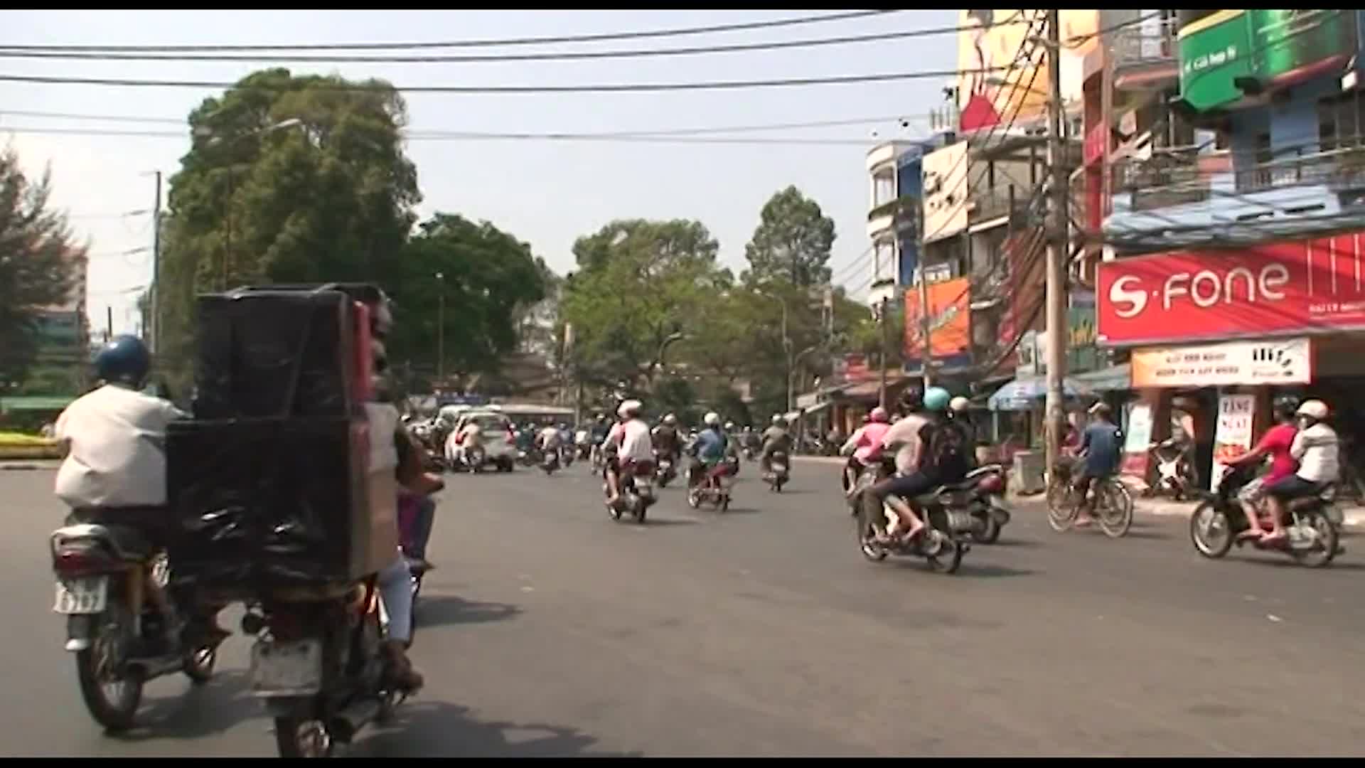 Thumbnail image for 3-Minute Adventures: Cyclo Saigon like a Dinosaur