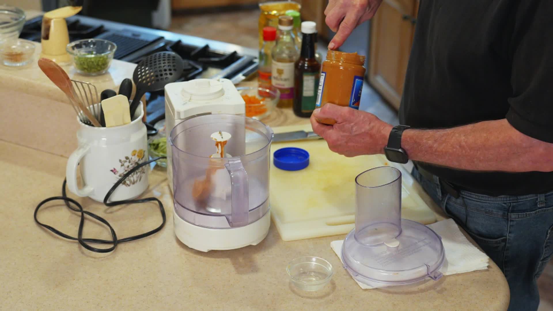 Thumbnail image for All About the Flavors with Bob Hamel: Thai Chicken Lettuce Wraps